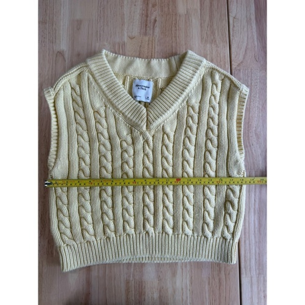 Abercrombie & Fitch Yellow Cable Knit V-Neck Sweater Vest - Picture 6 of 10